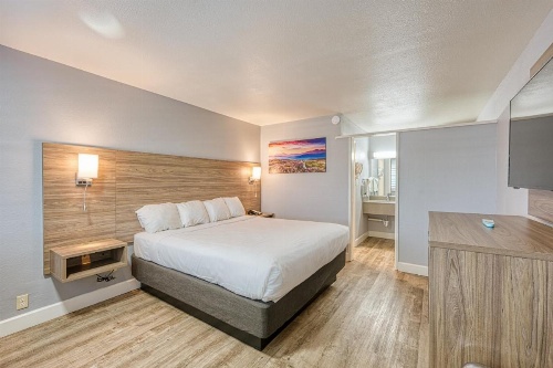 Vagabond Inn San Luis Obispo image 35